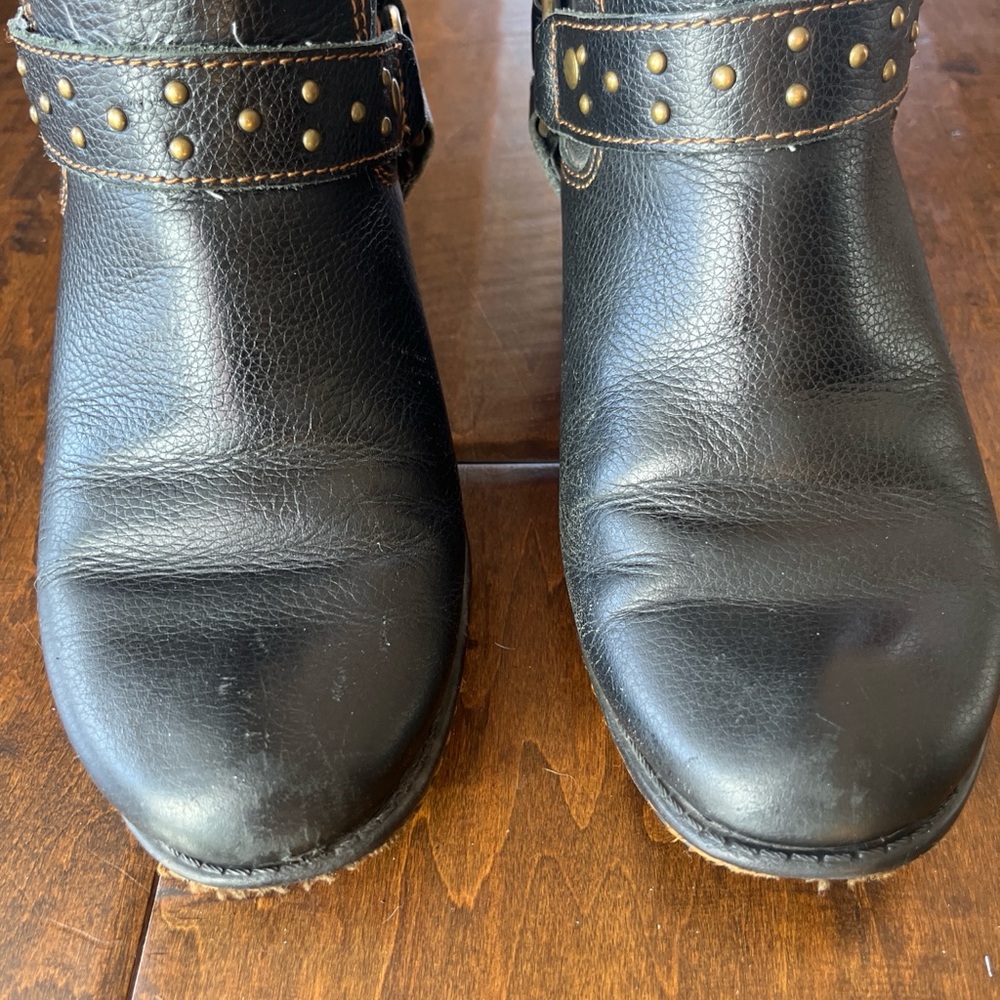 B.O.C. Soul slip on black leather motorcycle ankle boots with studs, US 7 - Picture 4 of 6